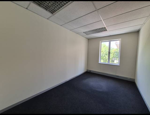 566M² OFFICE TO LET IN SANDTON CENTRAL